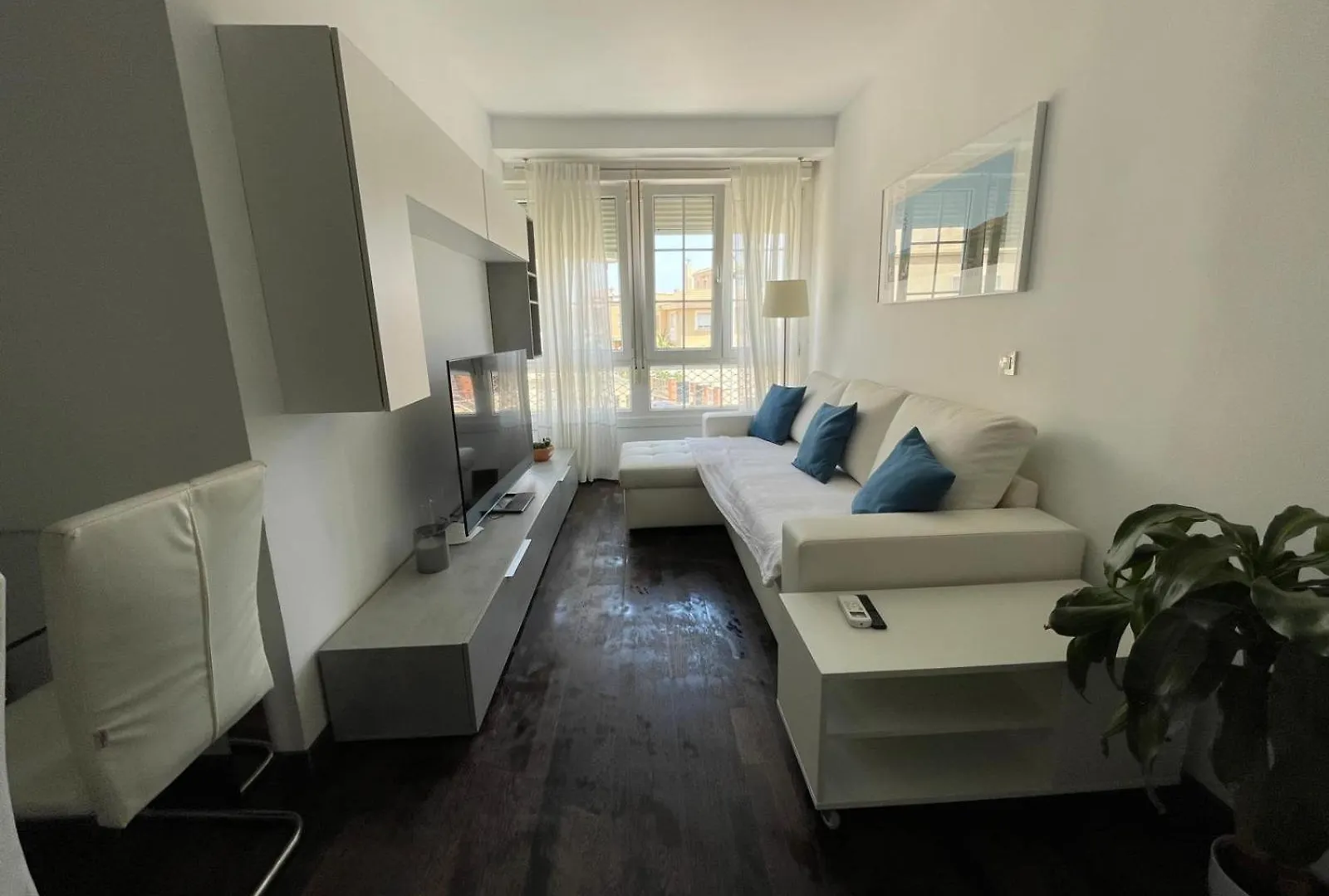 Apartamento 4 Home Suites Almeria Apartment